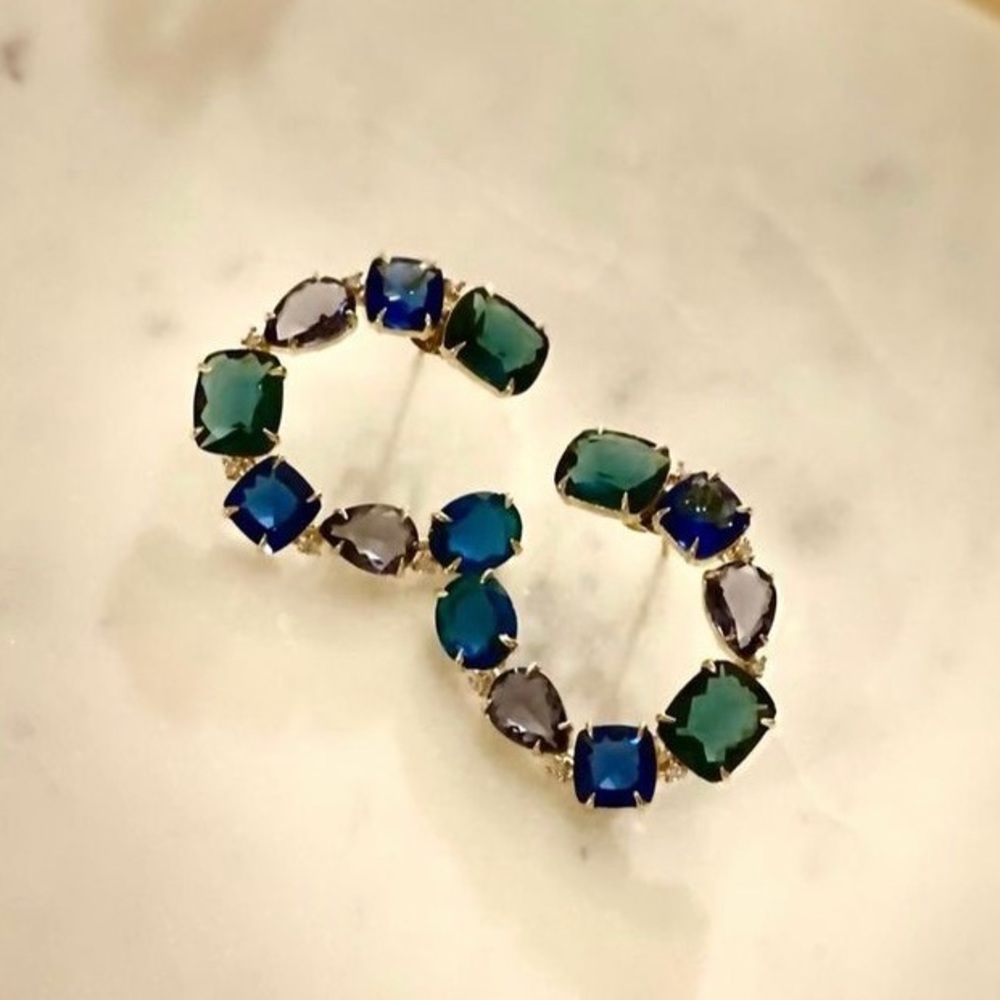 18 gold plated earring with fine stones